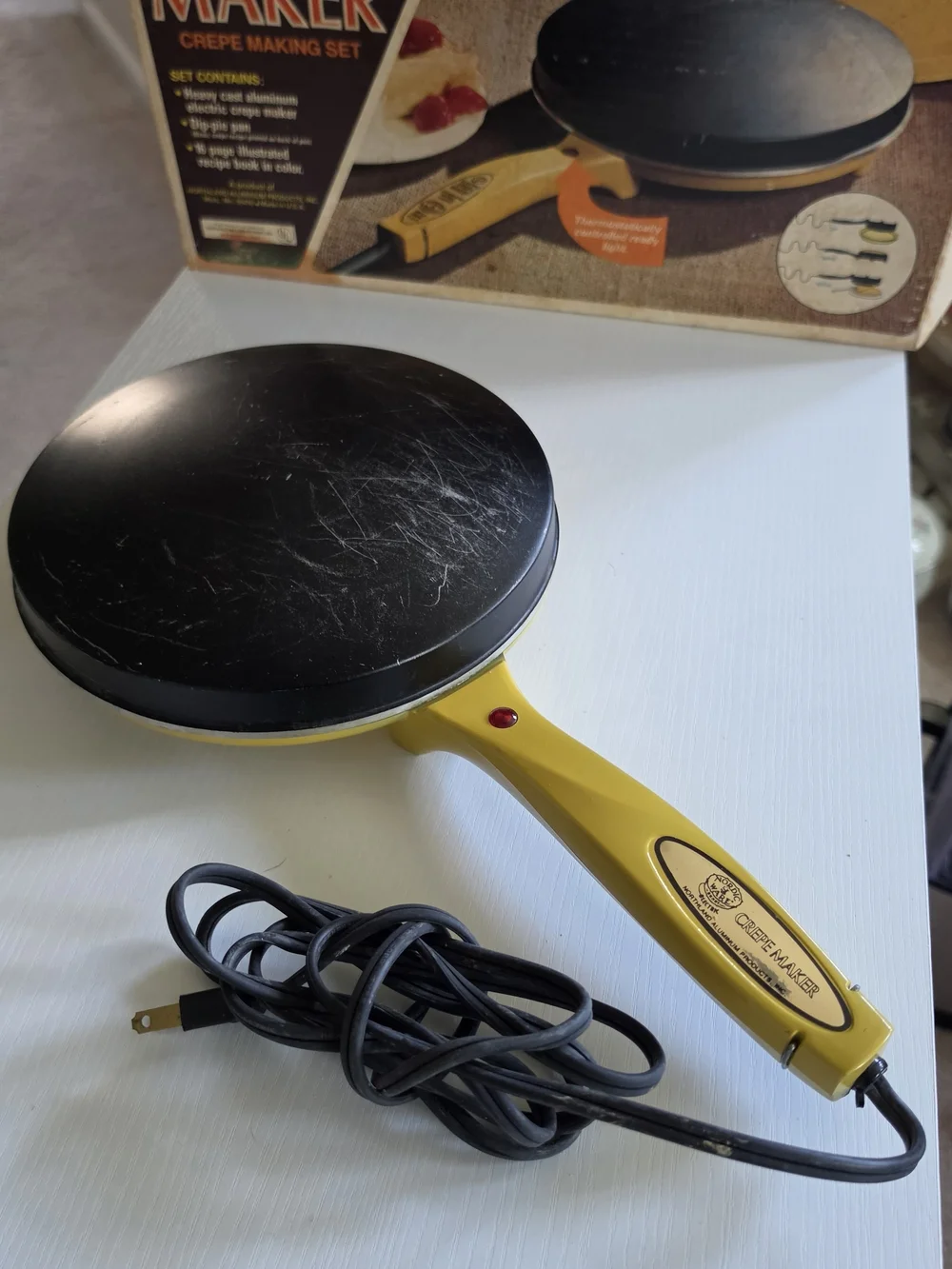 Vintage Nordoc Ware Crepe Maler in box